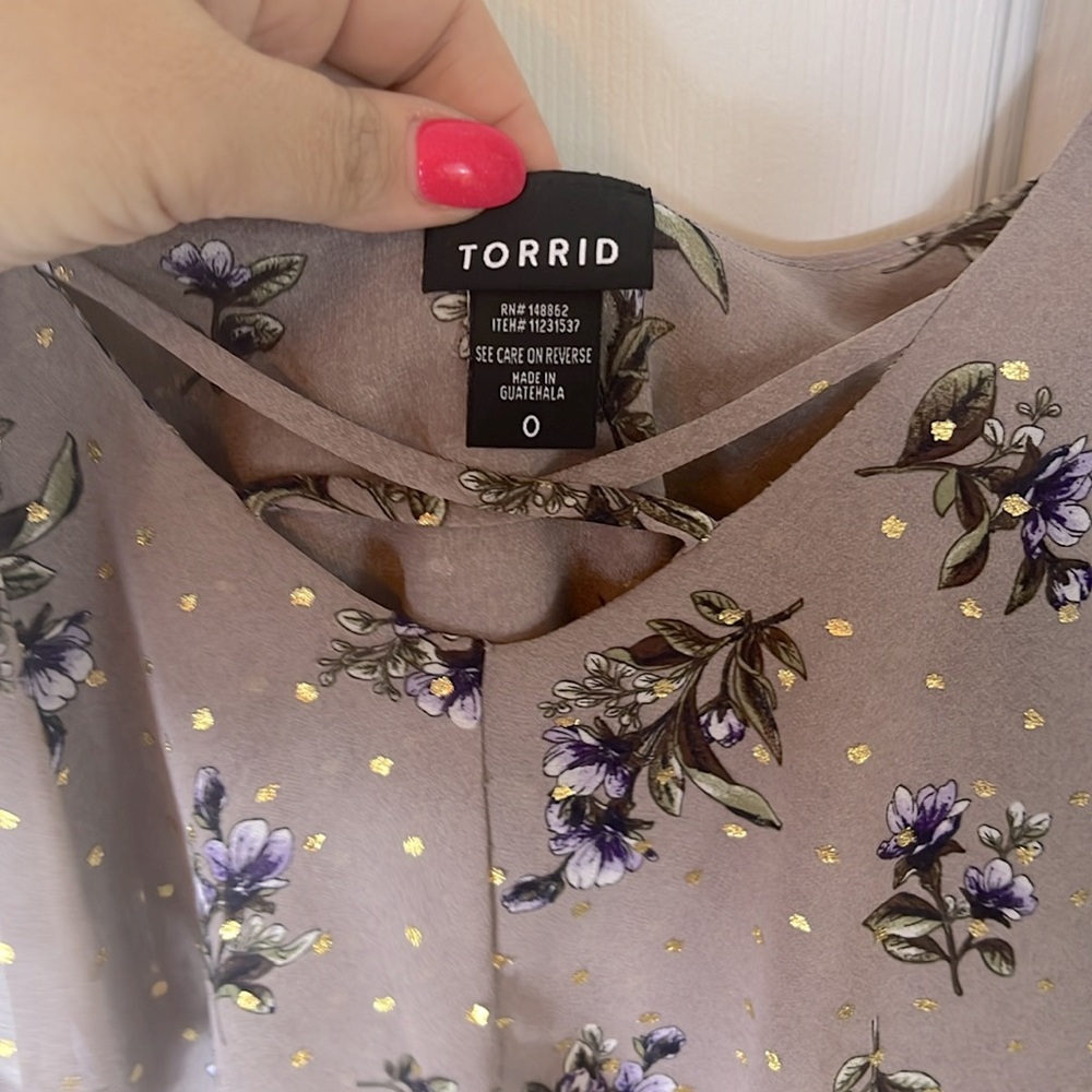 Torrid Gauze Cold Shoulder Top, size 0x, floral, light material - Picture 3 of 4